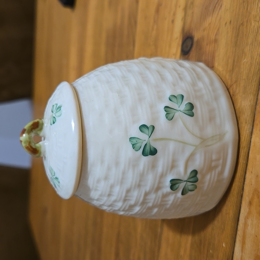 Belleek Shamrock Covered Petite Jar & Lidslide 3 5/8" EUC - Picture 1 of 5